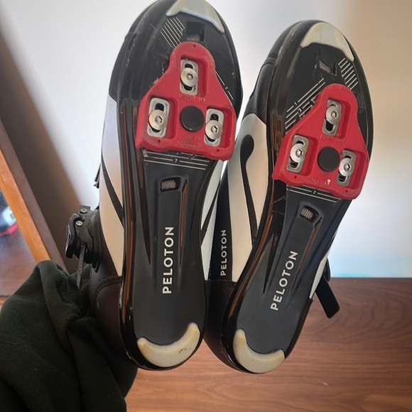 Peloton cycling shoes. Size 39. Equivalent to a women’s 8 - Picture 4 of 5